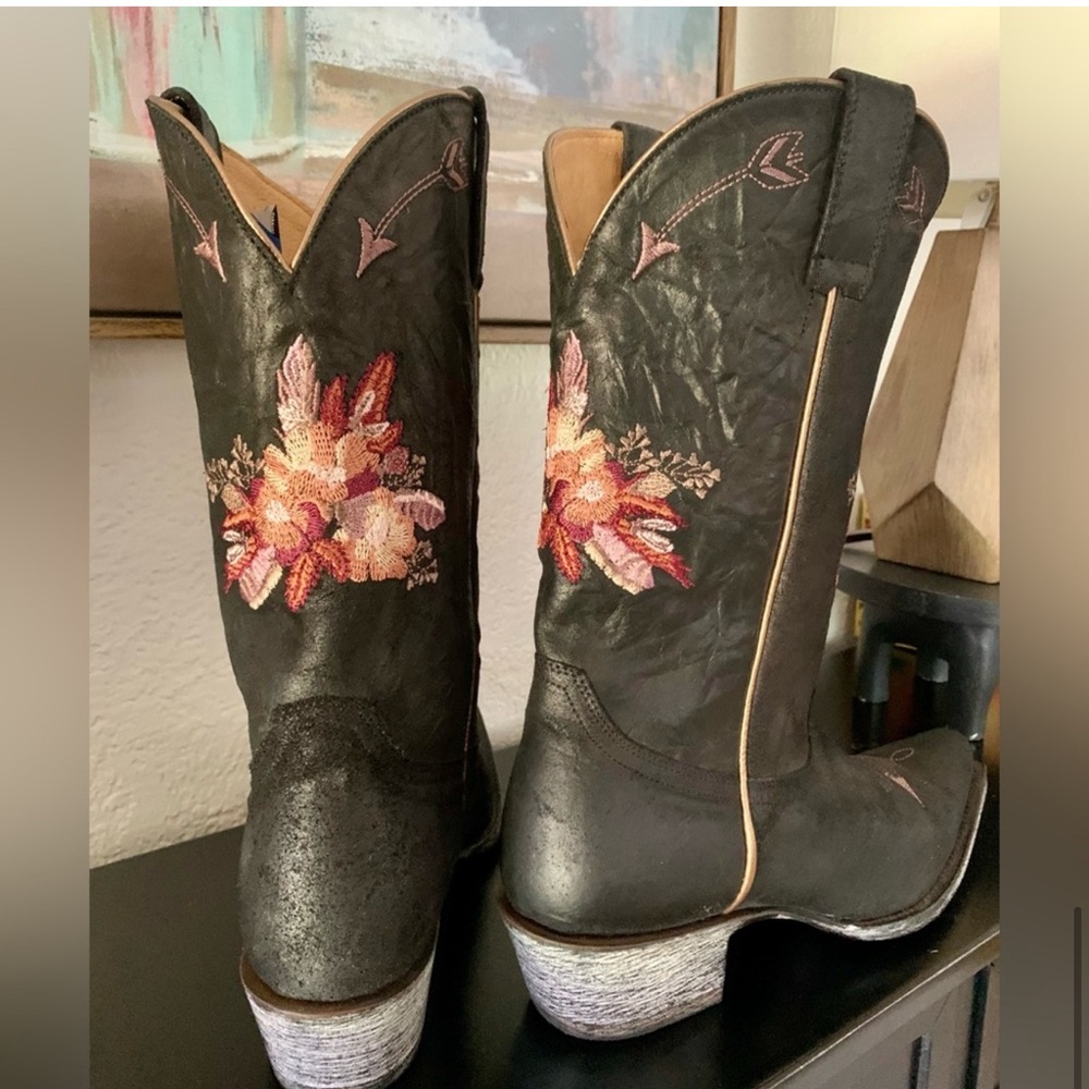 Shyanne Black Heeled Boots with Floral Embroidery - Picture 7 of 11